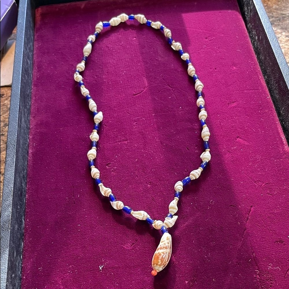 Vintage Cowrie Shell Necklace with Blue Glass Beads Boho Beachy Necklace‎
